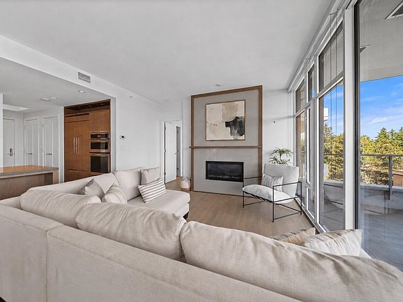 4th image of 1501 Vidal St #603