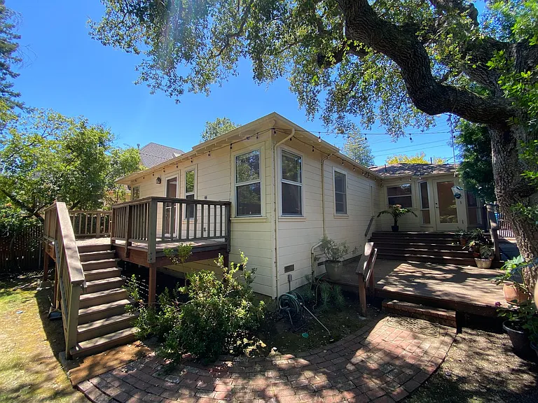 242 Stanford Ave — Photo 17