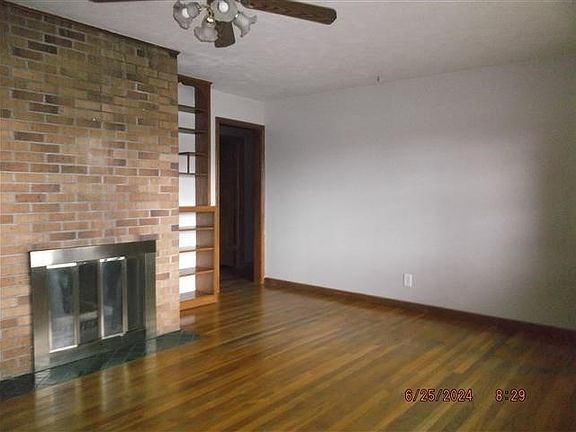 3rd image of 1941 9th Street Pl