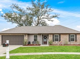 200 Ashton Oaks Ln, Luling, LA 70070