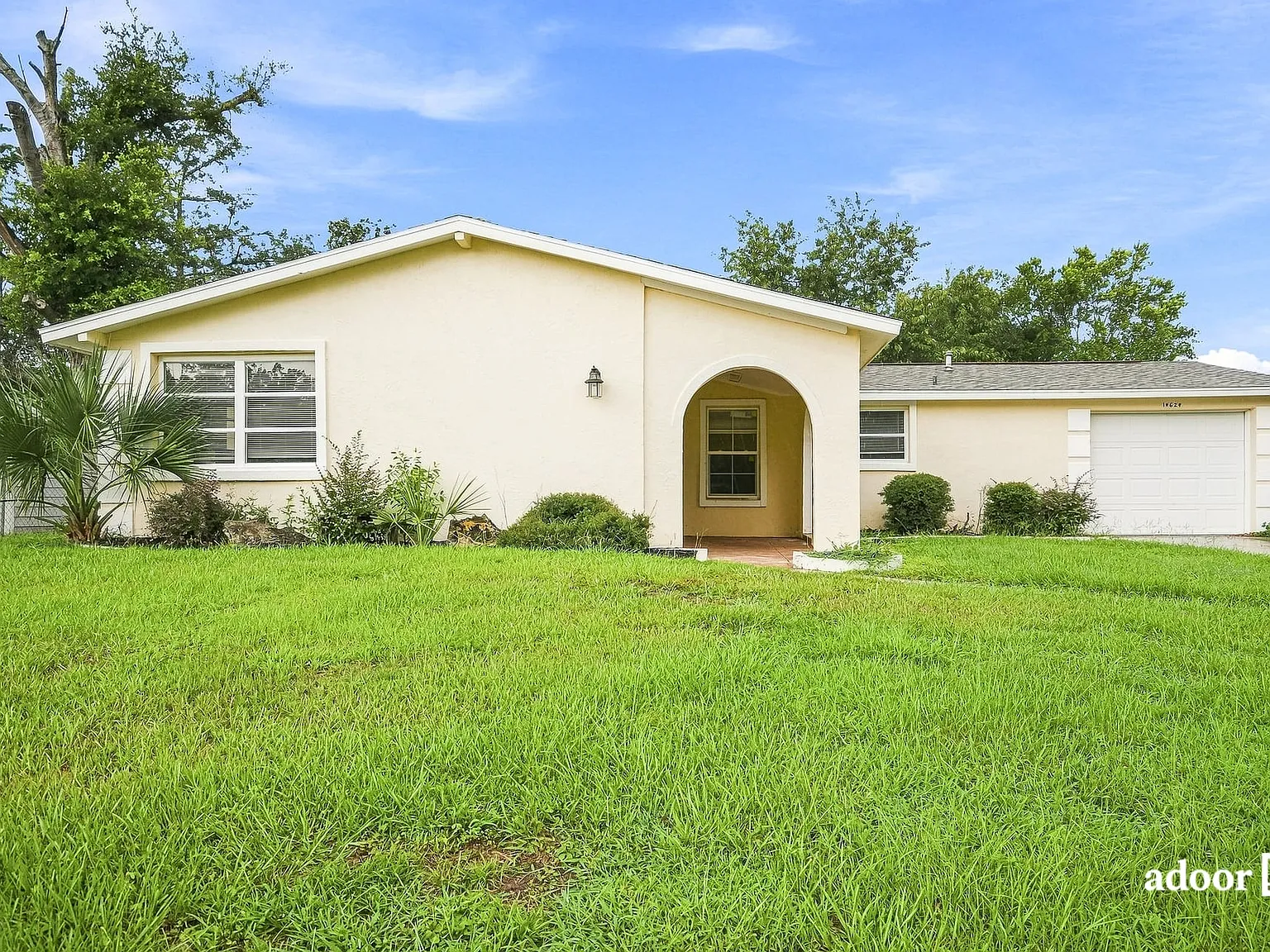 3 bed, 2.0 bath, 1388 sqft, $1,545 — Photo 1