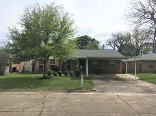 216 Swift St, Angleton, TX 77515