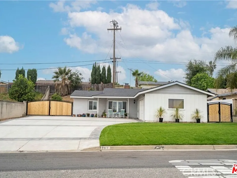 7386 Alta Cuesta Dr
