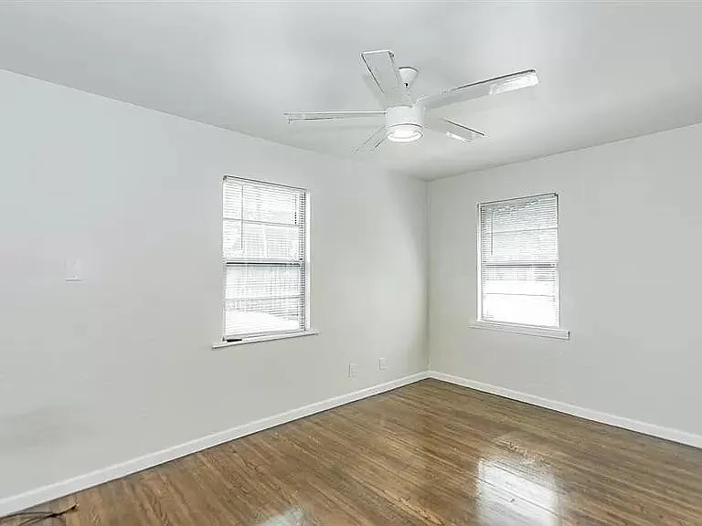 4230 W Broadway St — Photo 23
