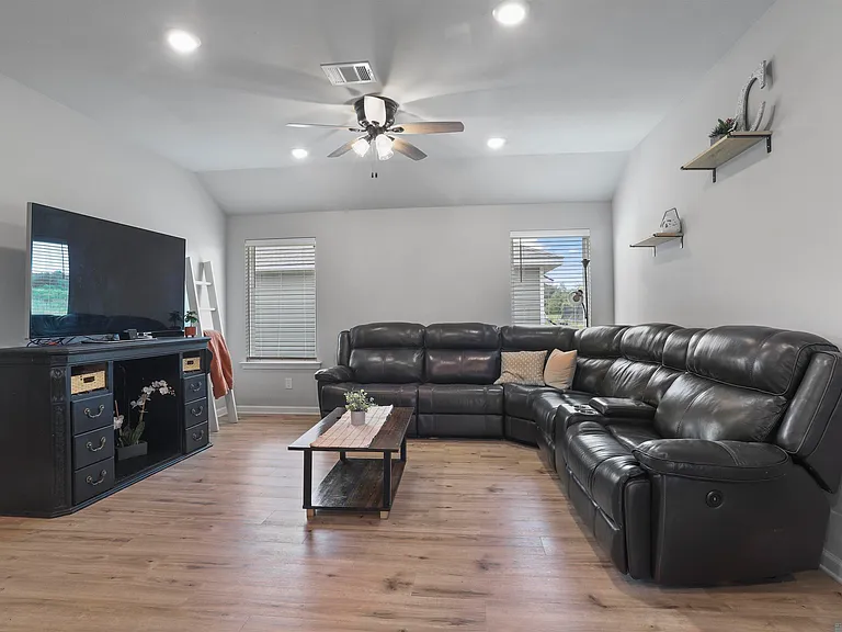 5665 Magnolia De Percy Dr — Photo 4