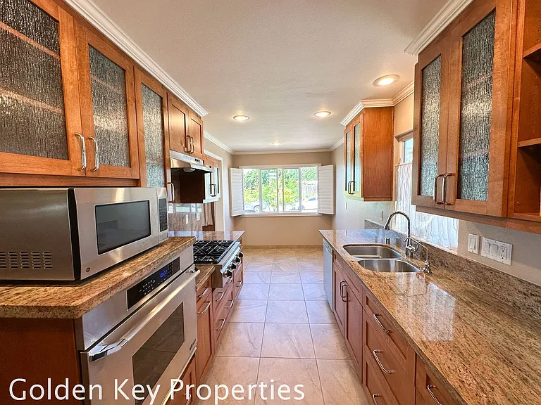 3577 Mira Pacific Dr — Photo 7