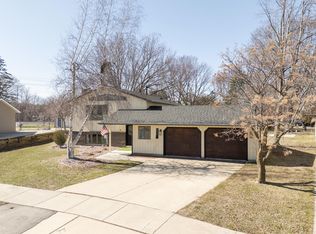 411 17 1/2 St SE, Rochester, MN 55904