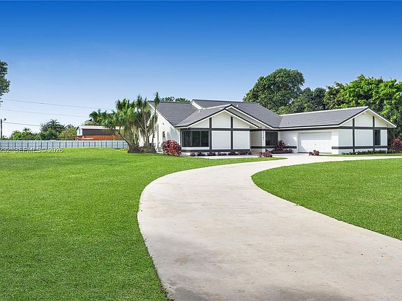 3rd image of 21360 SW 236th St