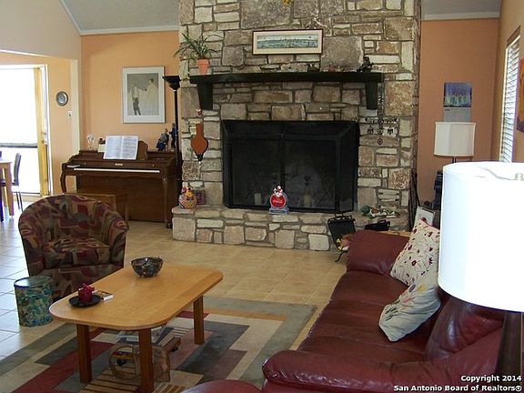 3rd image of 186 Canyon View