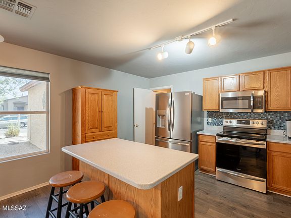 3rd image of 10359 E Haymarket St
