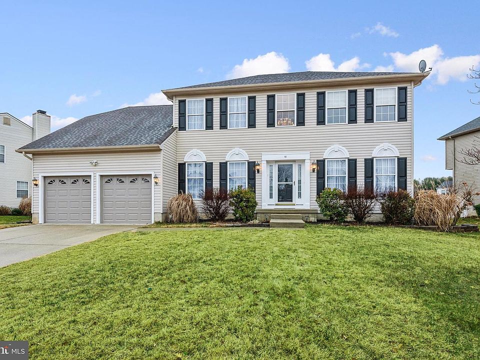 1st image of 13 Black Pine Ln