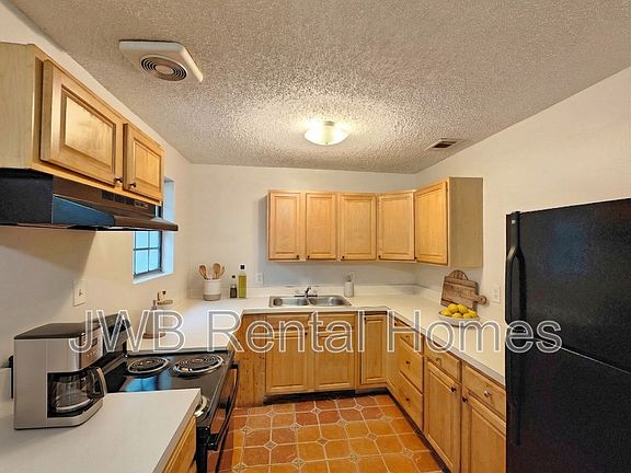 4th image of 4737 Portsmouth Ave