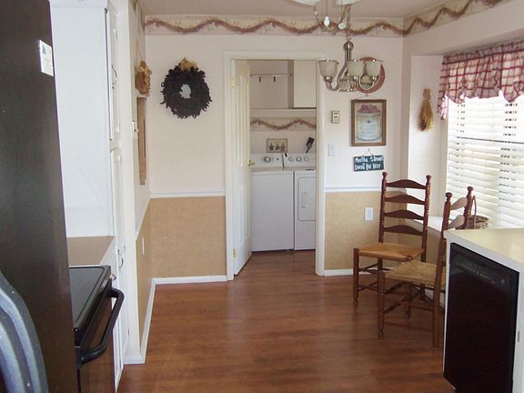 5th image of 518 A Cheshire Court #A