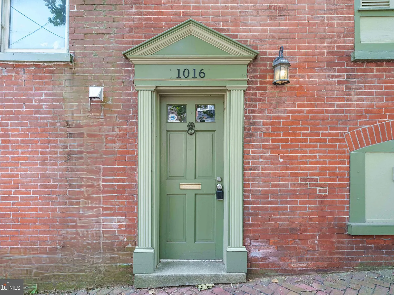 2 bed, 1300 sqft, $2,200 — Photo 4