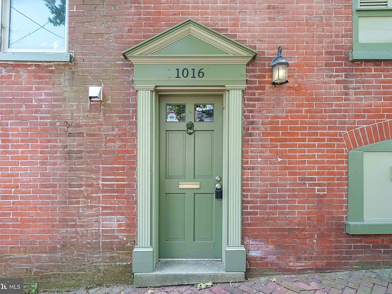1016 Kirk Ave — Photo 4