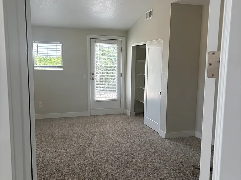1407 Rogers Ct — Photo 21