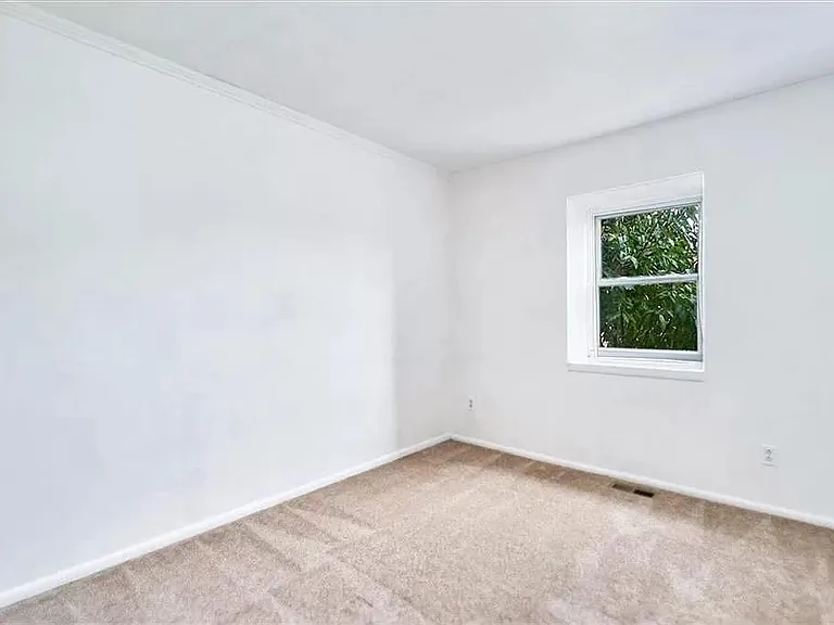 612 Red Horse Ln — Photo 4