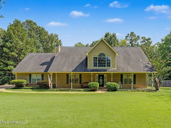 12985 Pine Crest Dr, Olive Branch, MS 38654
