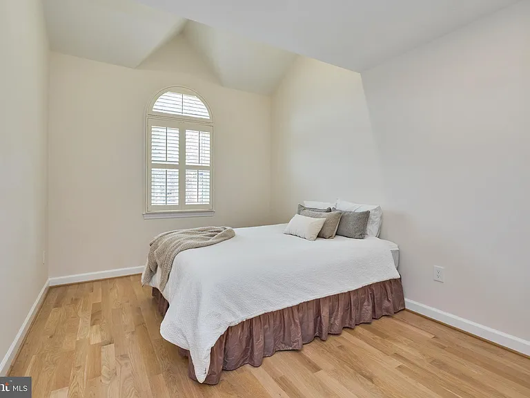 6615 Anthony Crest Sq — Photo 31