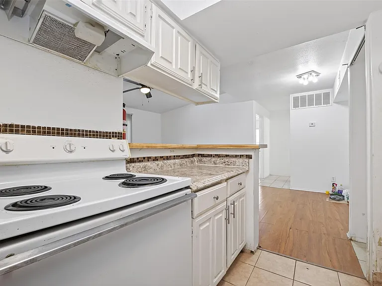 6001 Reims Rd #802 — Photo 10