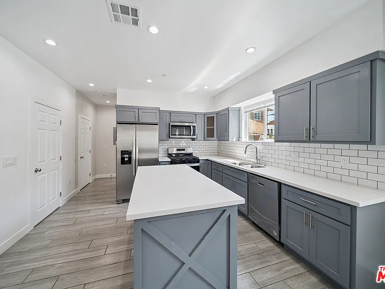 1123 Browning Blvd #1123 — Photo 4