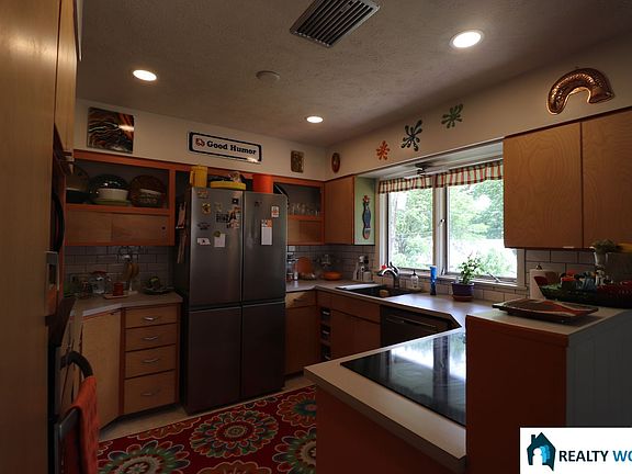 4th image of 3320 S 42nd St