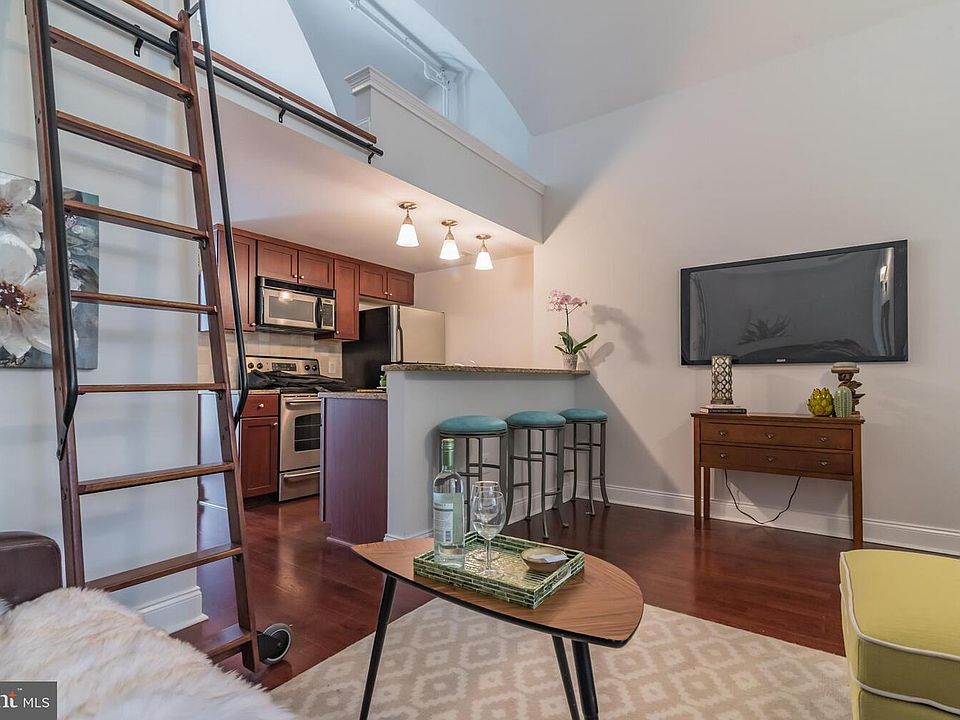 1st image of 1 Academy Cir Unit 220