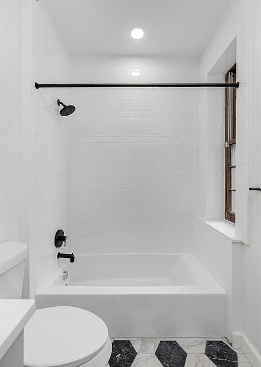 389 Saint Clair St # 201, photo 11