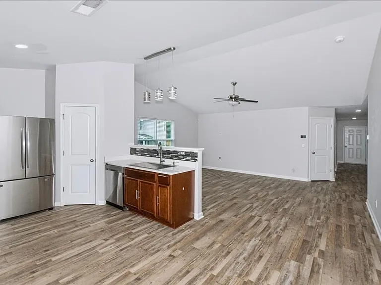 1715 Cheryl Ln — Photo 10