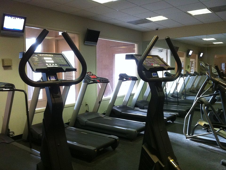 2nd image of 1205 St Charles Ave APT 203