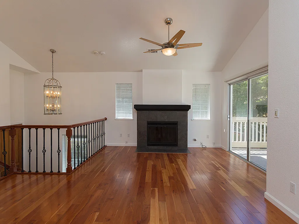 Delightful 3 Bedroom, 2 bath, Community Pool & Tennis, West Danville! — Photo 2