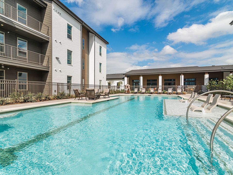 Album Benbrook Pool