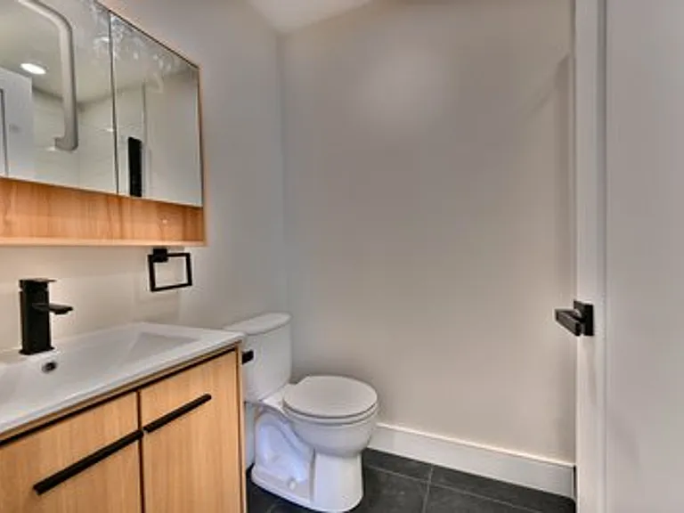 18 Winchester St #4A — Photo 8