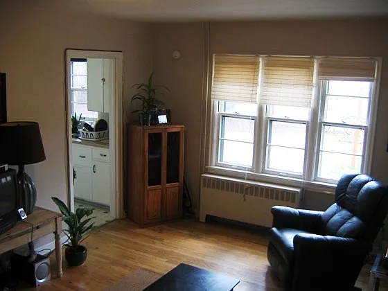 516 W Babcock St — Photo 2