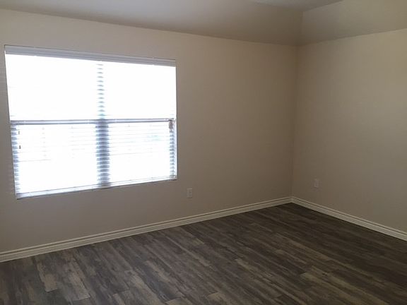 5th image of 4008 Winter Springs Dr