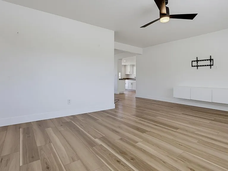 1463 Sweetwater Ln — Photo 9