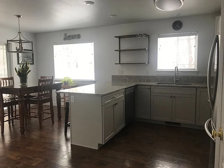 100 Stonegate Dr — Photo 7