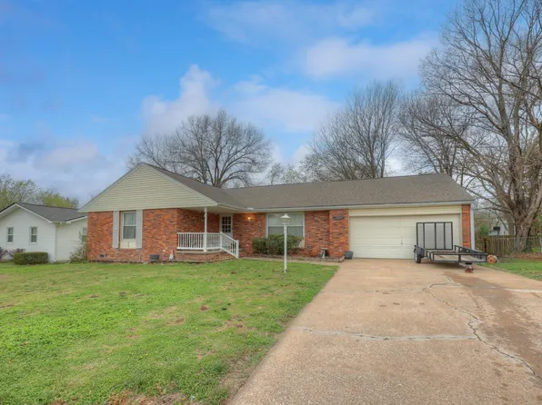 1839 S River Street, Carthage, MO 64836