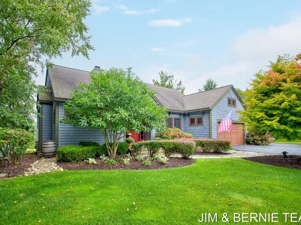 3476 Palmer Dr, Saugatuck, MI 49453