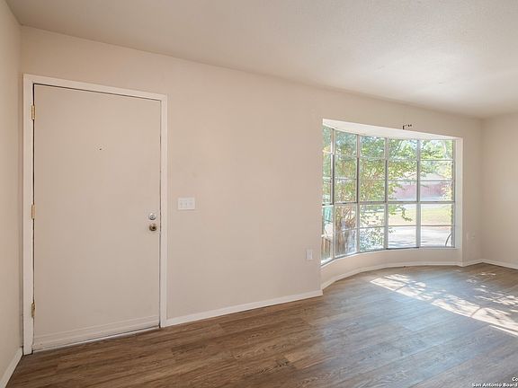 4th image of 10543 Big Mesa St