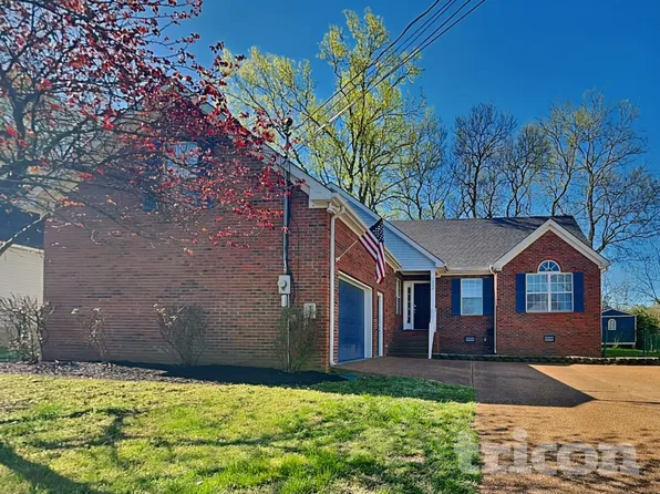 1800 University Dr, Columbia, TN 38401