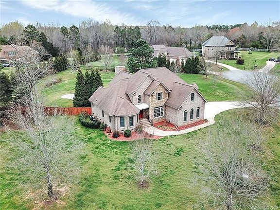 3rd image of 8008 Fletcher Ct
