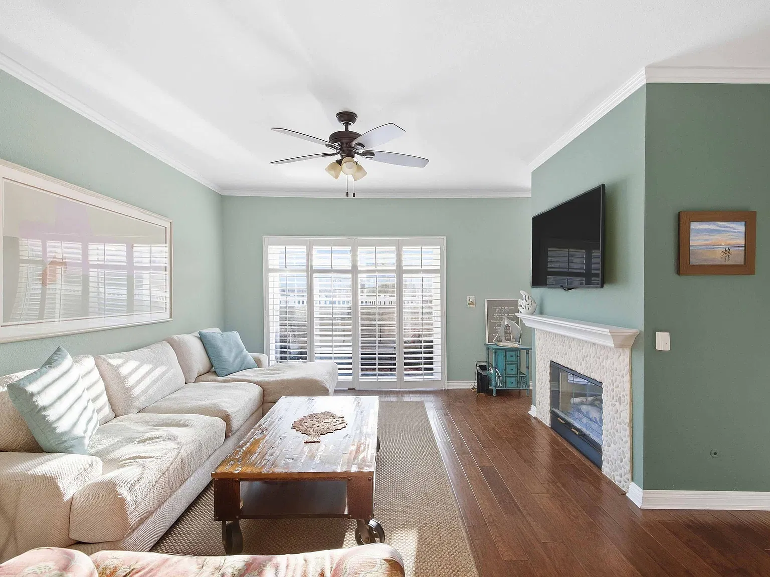 2 bed, 1225 sqft, $6,500 — Photo 2
