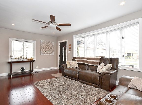3rd image of 4548 N New England Ave