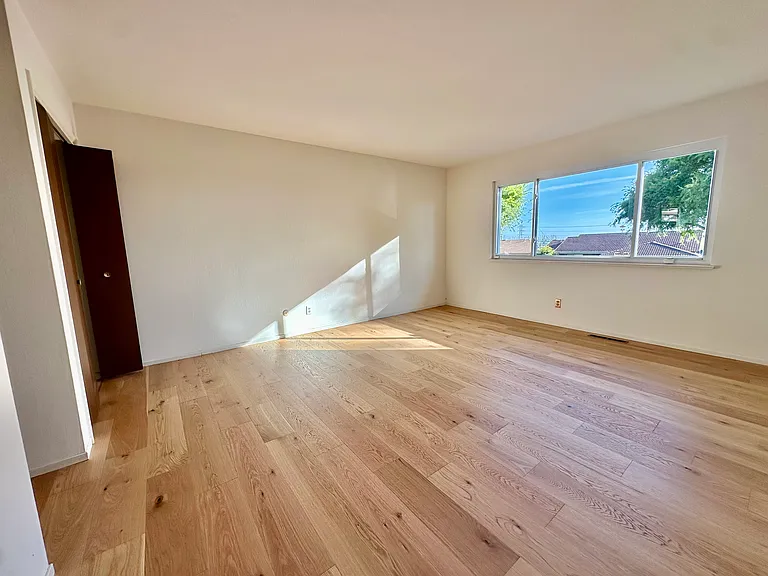1132 Lawrence Ct — Photo 15