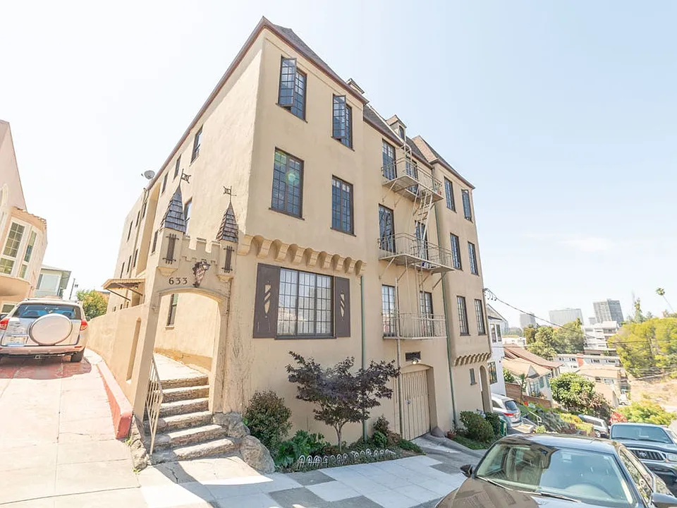 633 Cleveland St