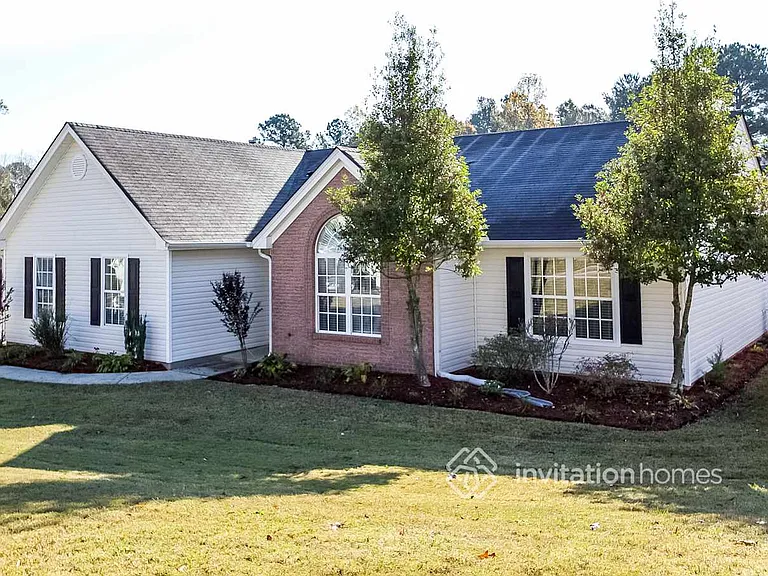 1530 Heatherton Rd — Photo 2