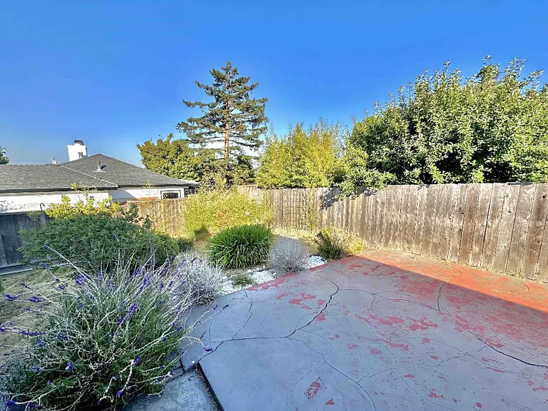 173 W 38th Ave — Photo 12