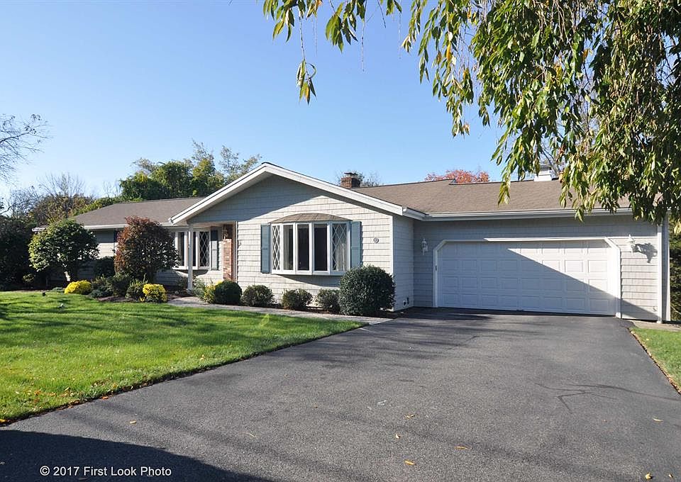 1st image of 21 Plantation Dr