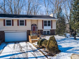 304 Riverview Dr, Dewitt, MI 48820